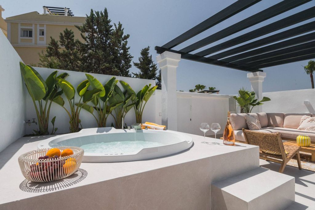 3 bedroom luxury penthouse for sale in Marbella, Spain