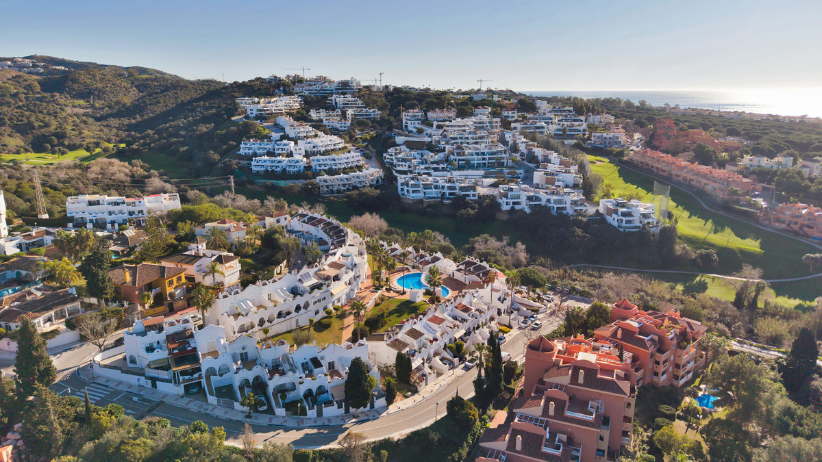 Terraced Townhouse for sale in Hacienda Las Chapas