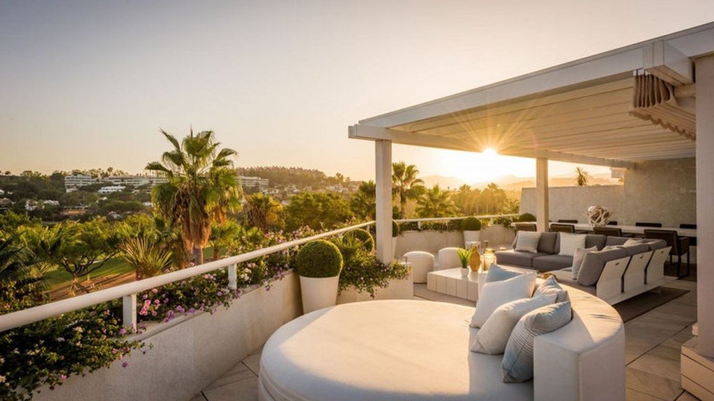 3 bedroom luxury penthouse for sale in Marbella, Andalusia