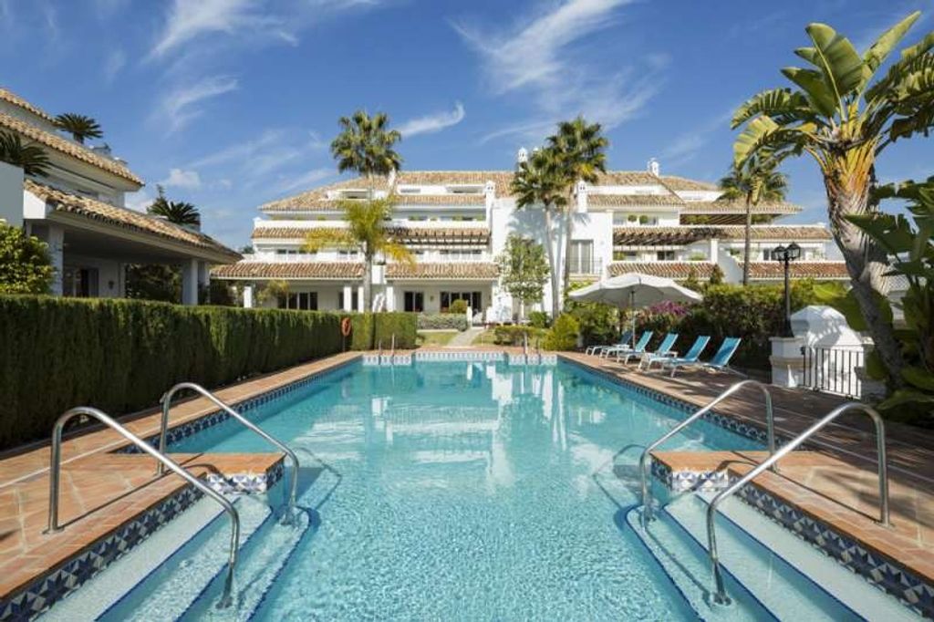Luxury penthouse for sale in The Golden Mile, Marbella, Andalusia