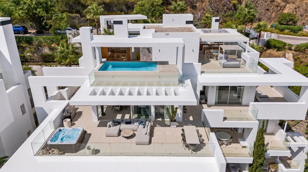 3 bedroom luxury penthouse for sale in Marbella, Spain