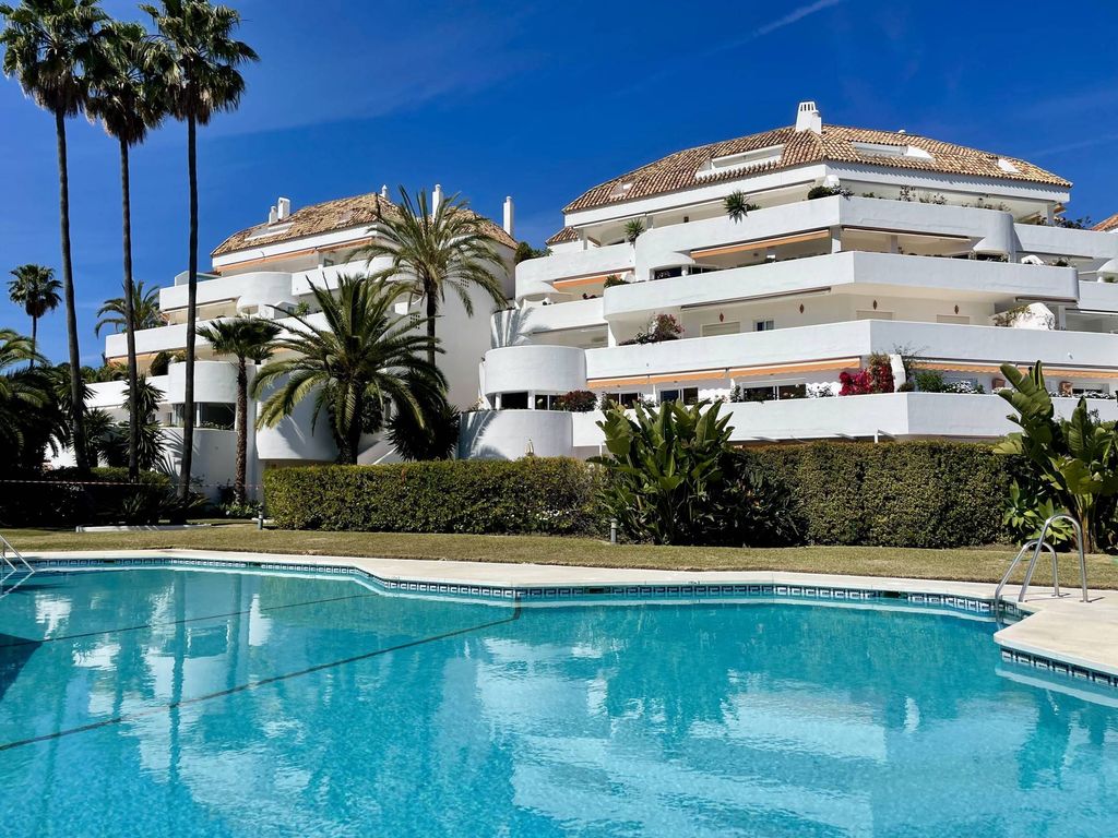 2 bedroom luxury penthouse for sale in The Golden Mile, Spain