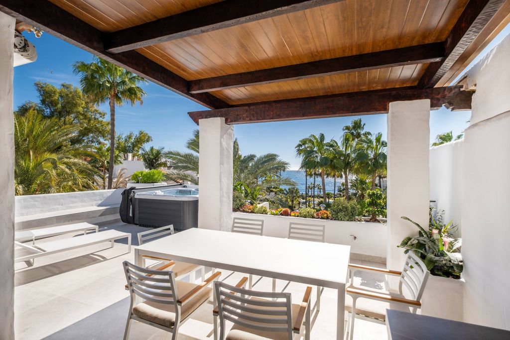 3 bedroom luxury penthouse for sale in Marbella, Andalusia