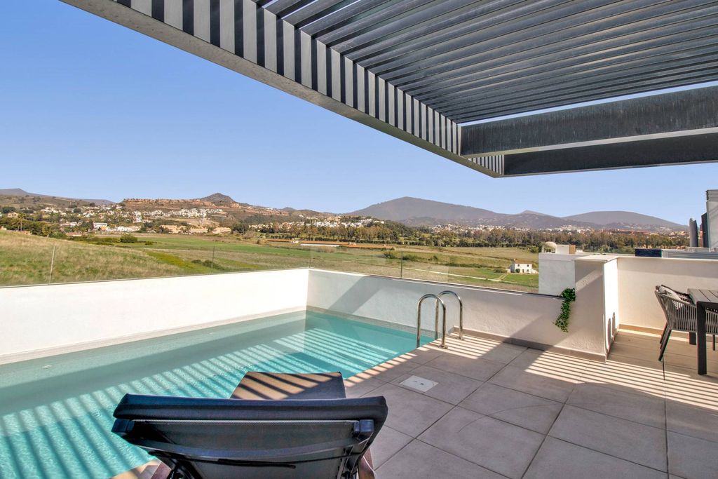 2 bedroom luxury penthouse for sale in Marbella, Andalusia