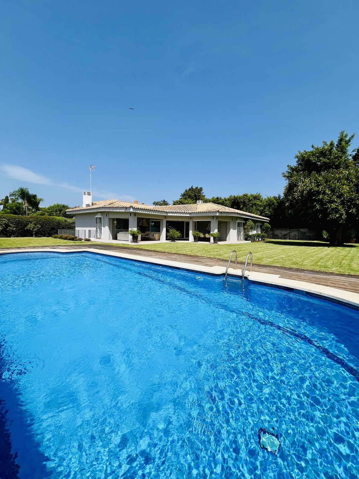 Villa for rent in Guadalmina Baja