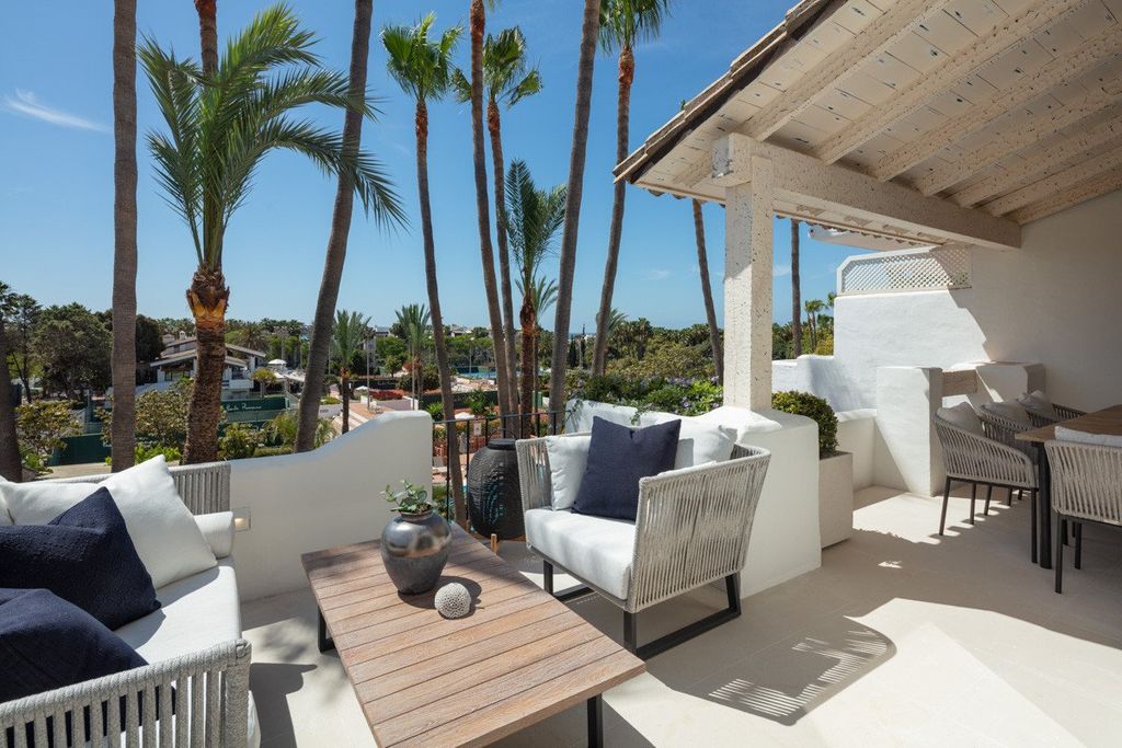 3 bedroom luxury penthouse for sale in The Golden Mile, Spain