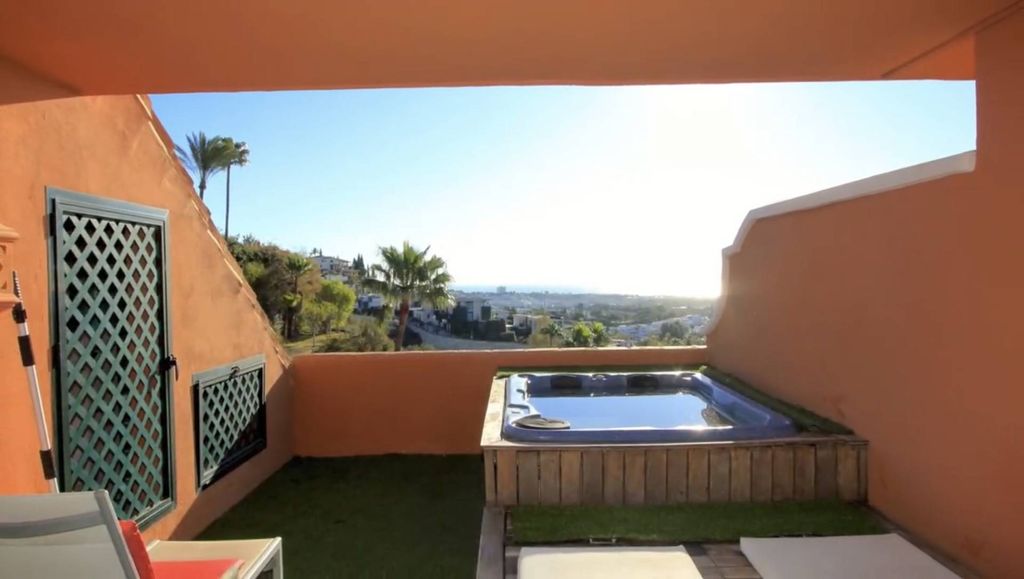 3 bedroom luxury penthouse for sale in Marbella, Andalusia