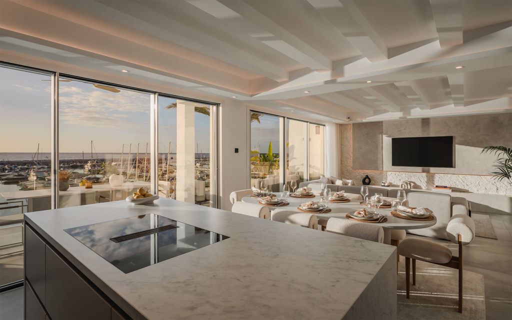 4 bedroom luxury penthouse for sale in Marbella, Andalusia